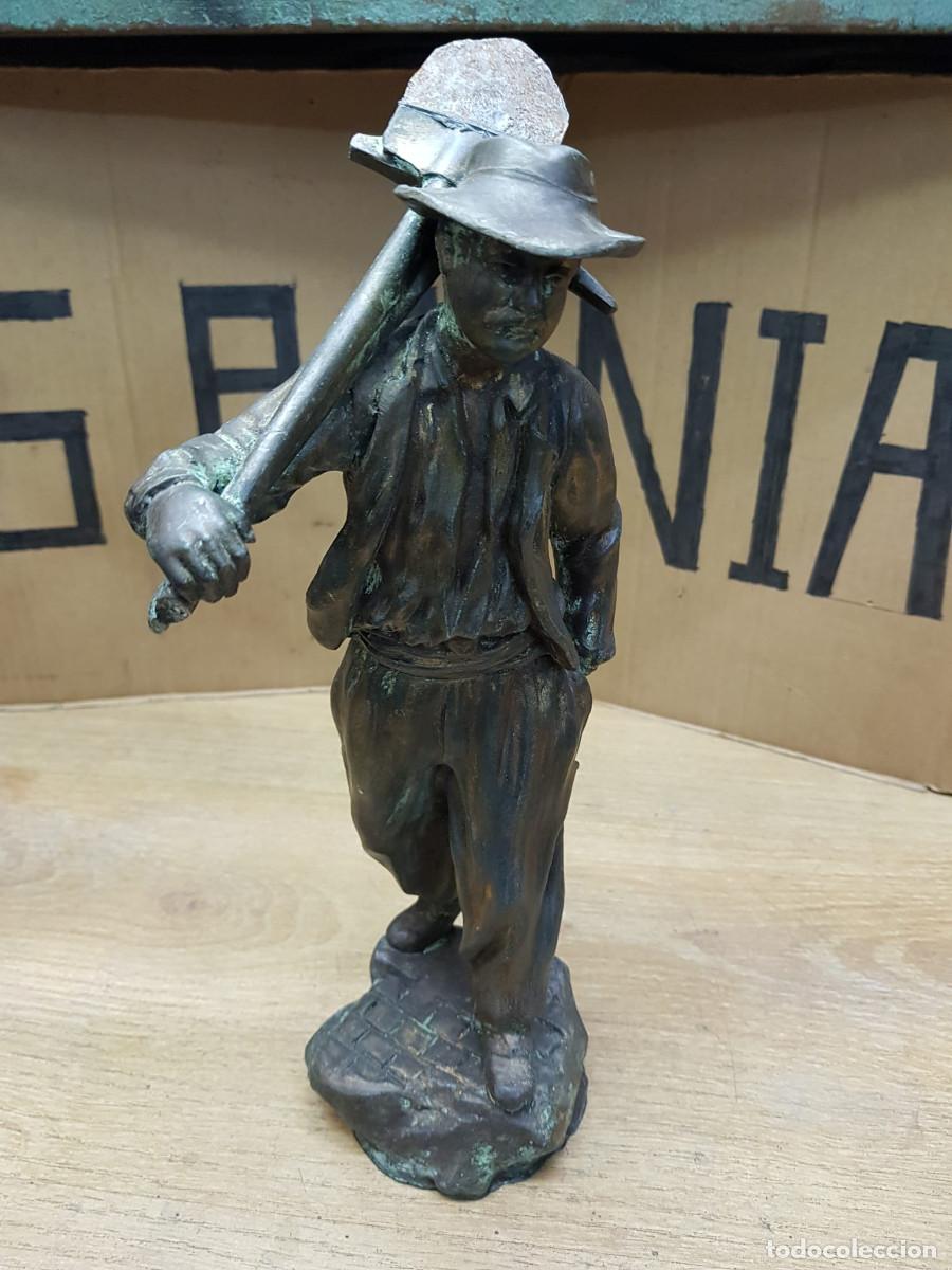 Arte: ANTIGUA ESTATUA DE PICAPEDRERO - Foto 1