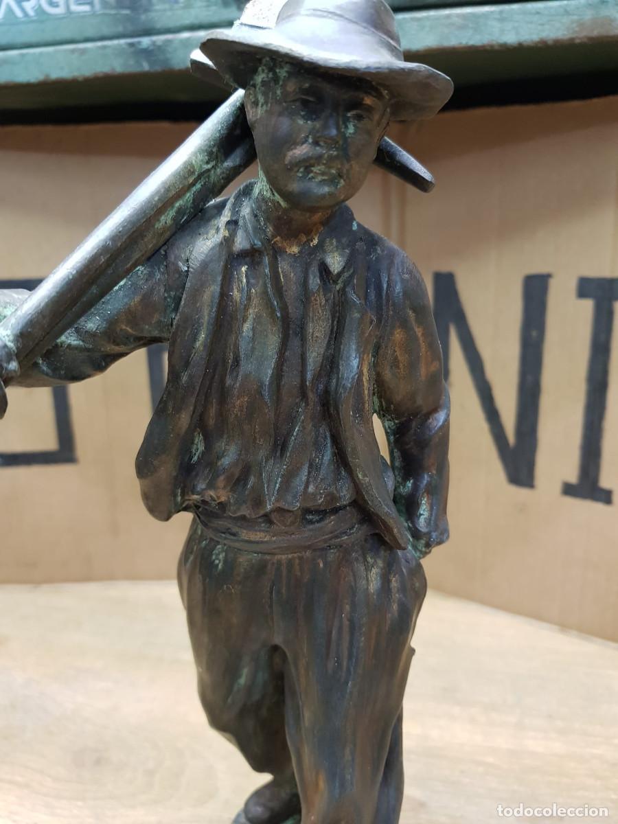 Arte: ANTIGUA ESTATUA DE PICAPEDRERO - Foto 2