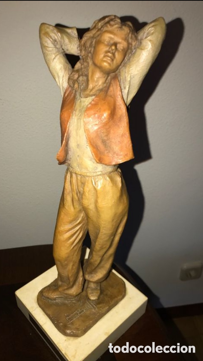 Arte: Josep BOFILL. Mujer brazos en alto - Foto 2