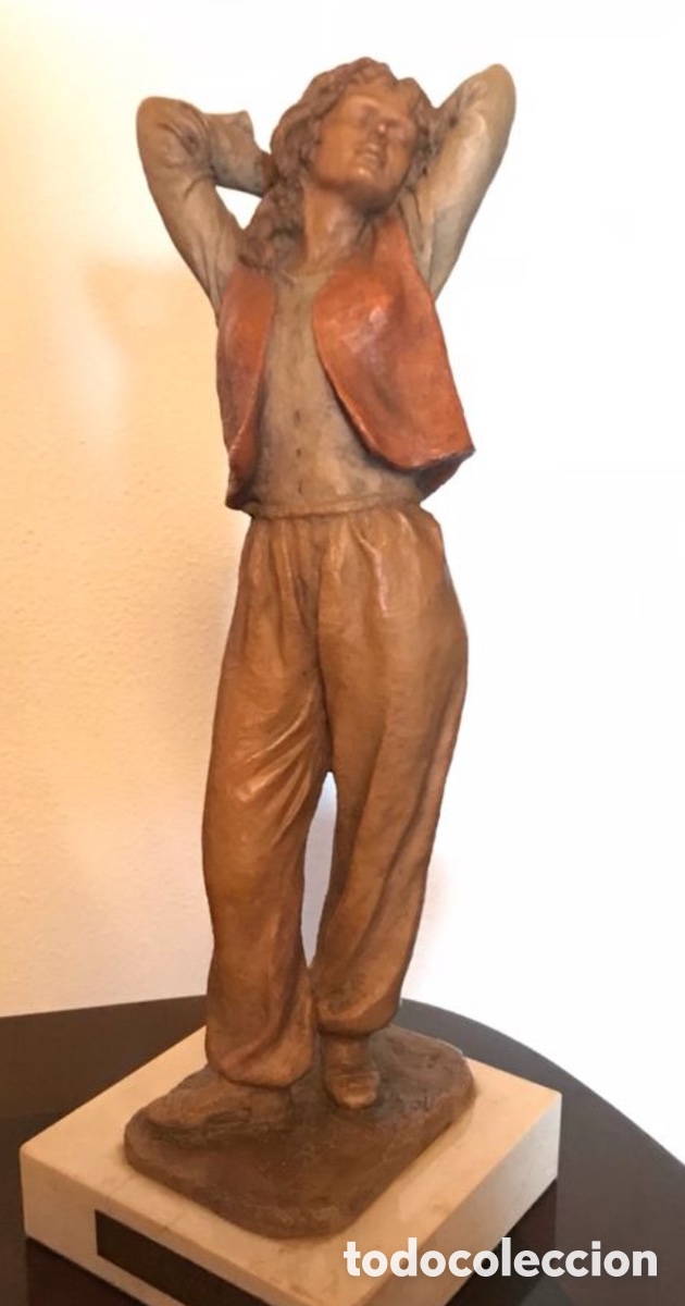Arte: Josep BOFILL. Mujer brazos en alto - Foto 1