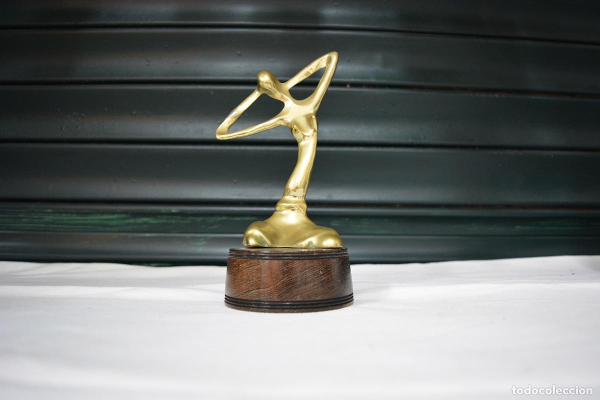 Arte: Escultura de mujer l&aacute;nguida - Foto 1