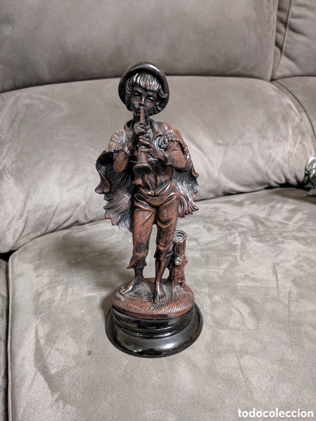 Arte: Camarles, figura de chico tocando trompeta - Foto 5