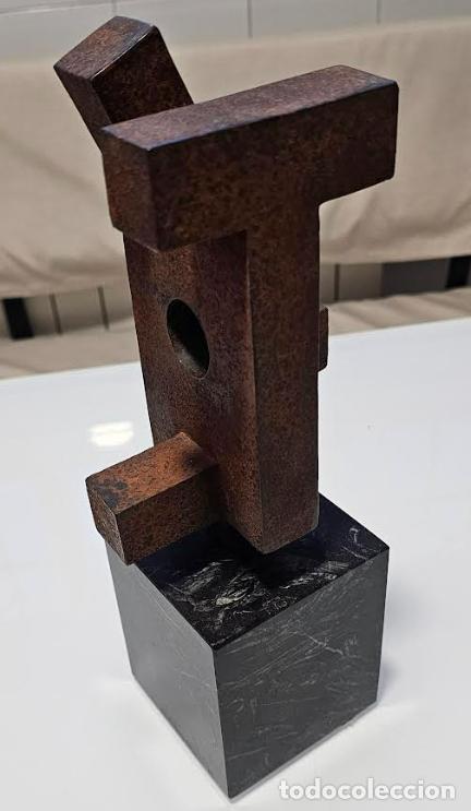 Arte: Escultura de Toledano de base de m&aacute;rmol - Foto 1