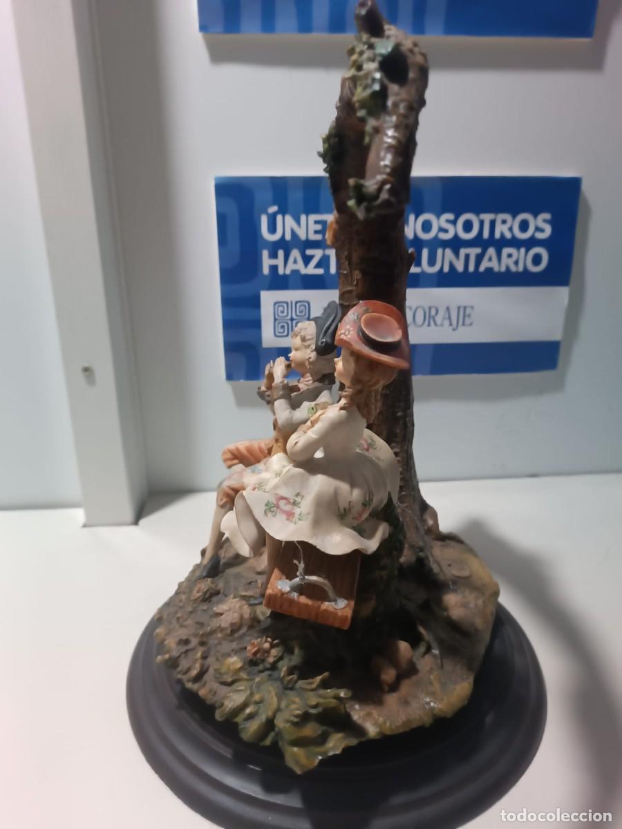 Arte: Figura de colecci&oacute;n Capodimonte pintada a mano - Foto 3
