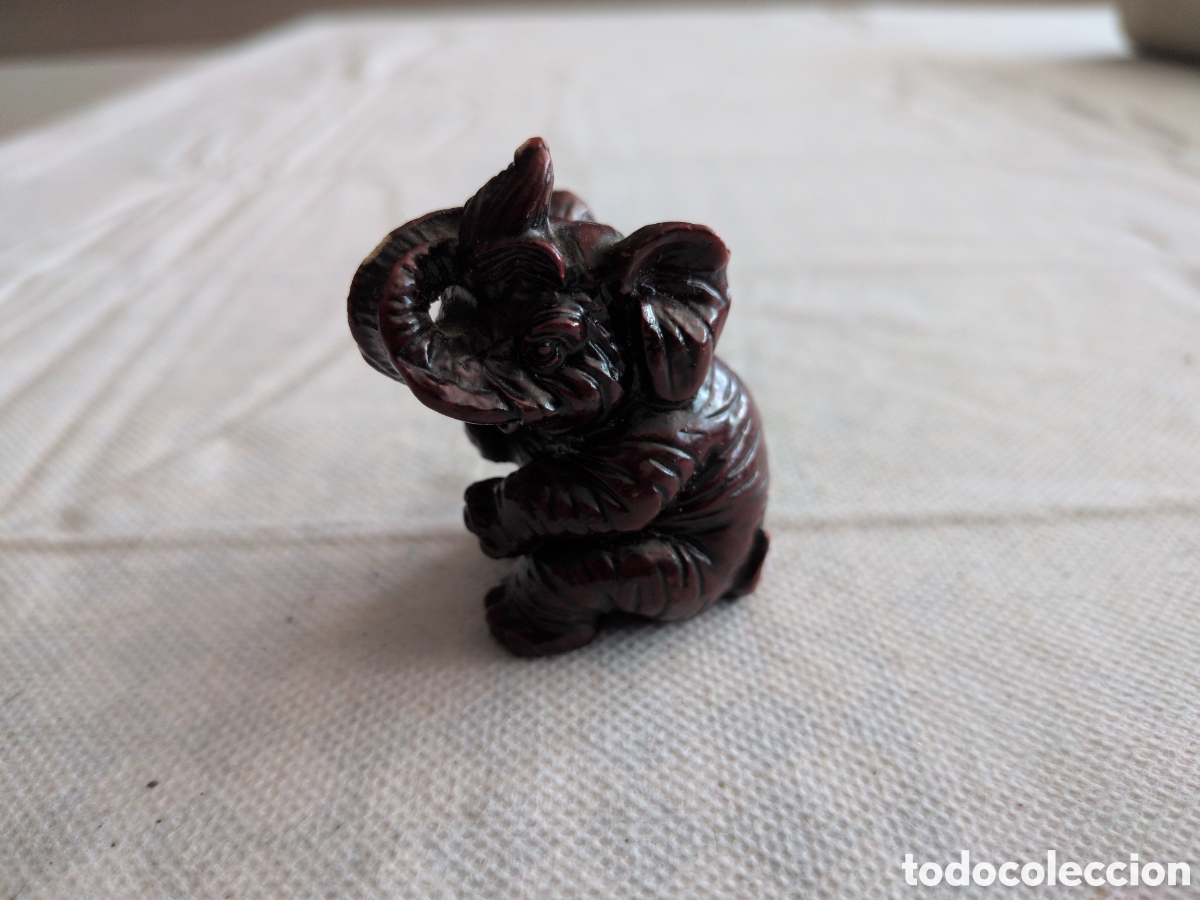 Arte: FIGURA ELEFANTE DE RESINA PATINADA MADERA PALO ROSA. CHINA SIGLO XX