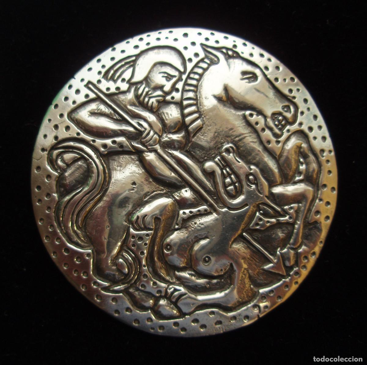 Arte: SAN JORGE. UNA JOYA DE GUILLERMO P&Eacute;REZ VILLALTA. EJEMPLAR N&ordm; 9.