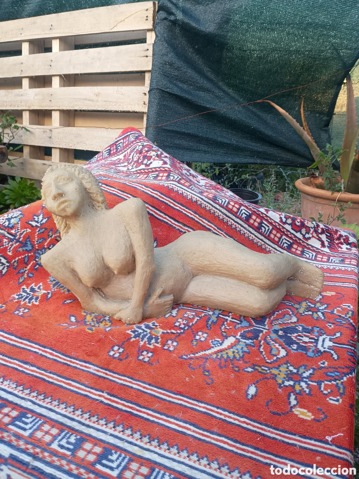 Arte: Escultura mujer desnuda firmado
