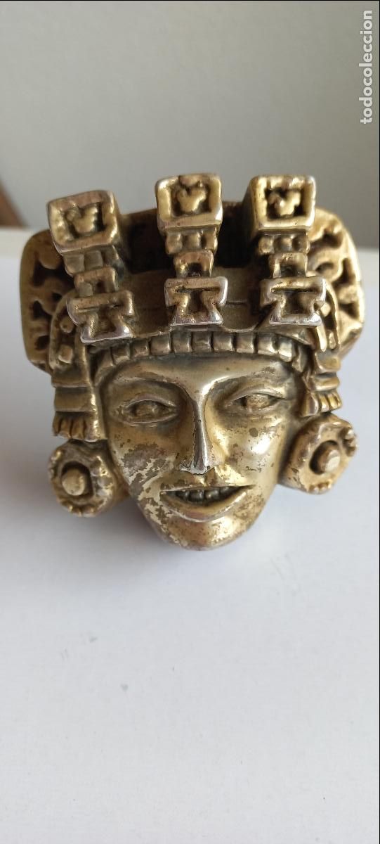 Arte: Giuliano Ottaviani, figura o escultura inspirada en la cultura Mixteca