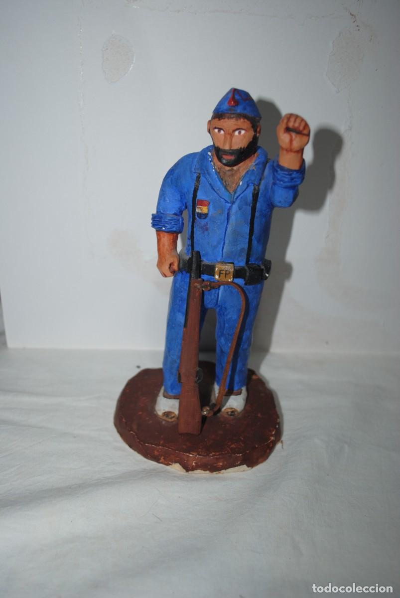 Arte: FIGURA DE UN SOLDADO DE LA REPUBLICA .