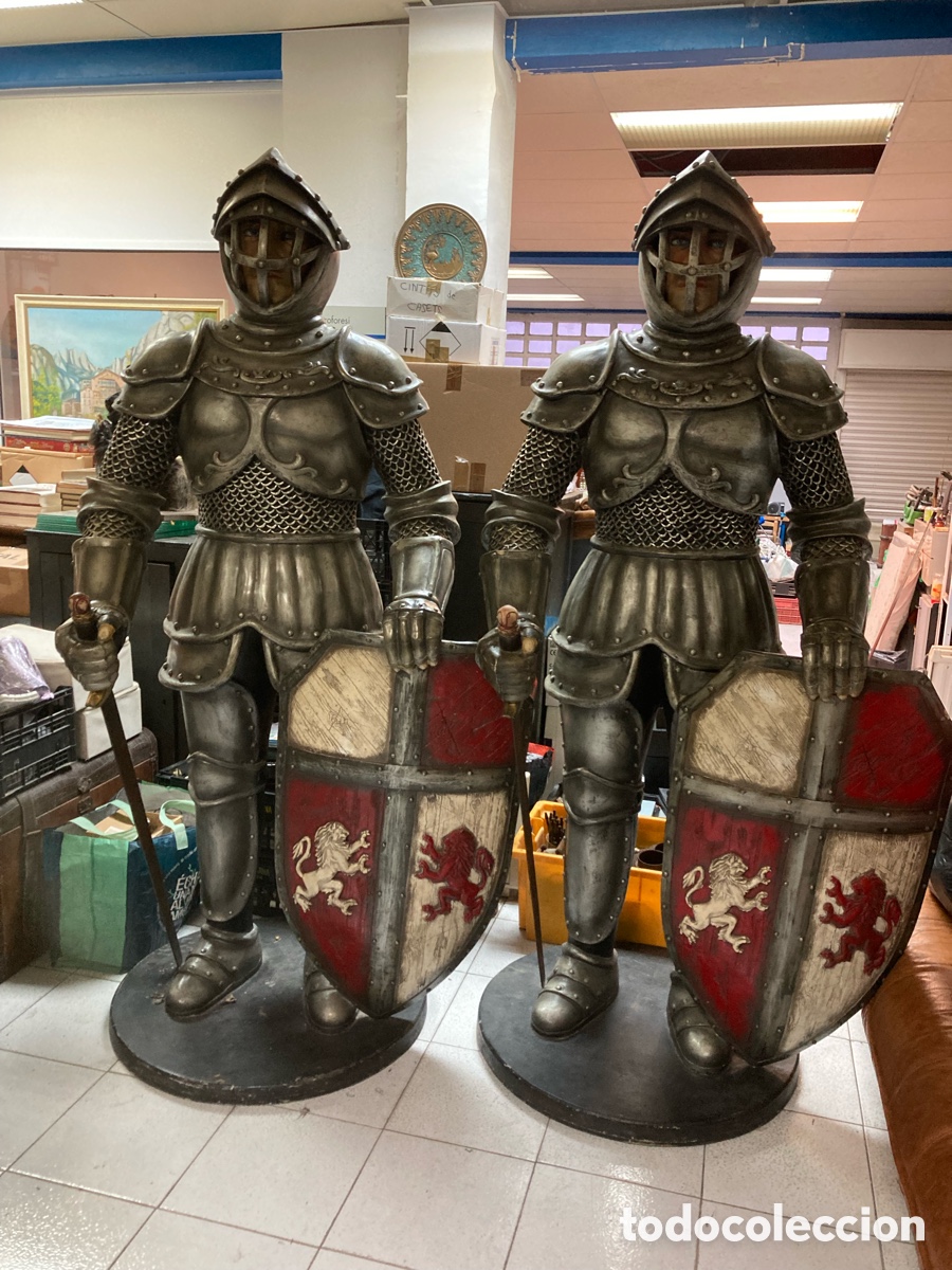 Arte: 2 Figuras tama&ntilde;o real Soldado Medieval con armadura ( se puede comprar 1 unidad)