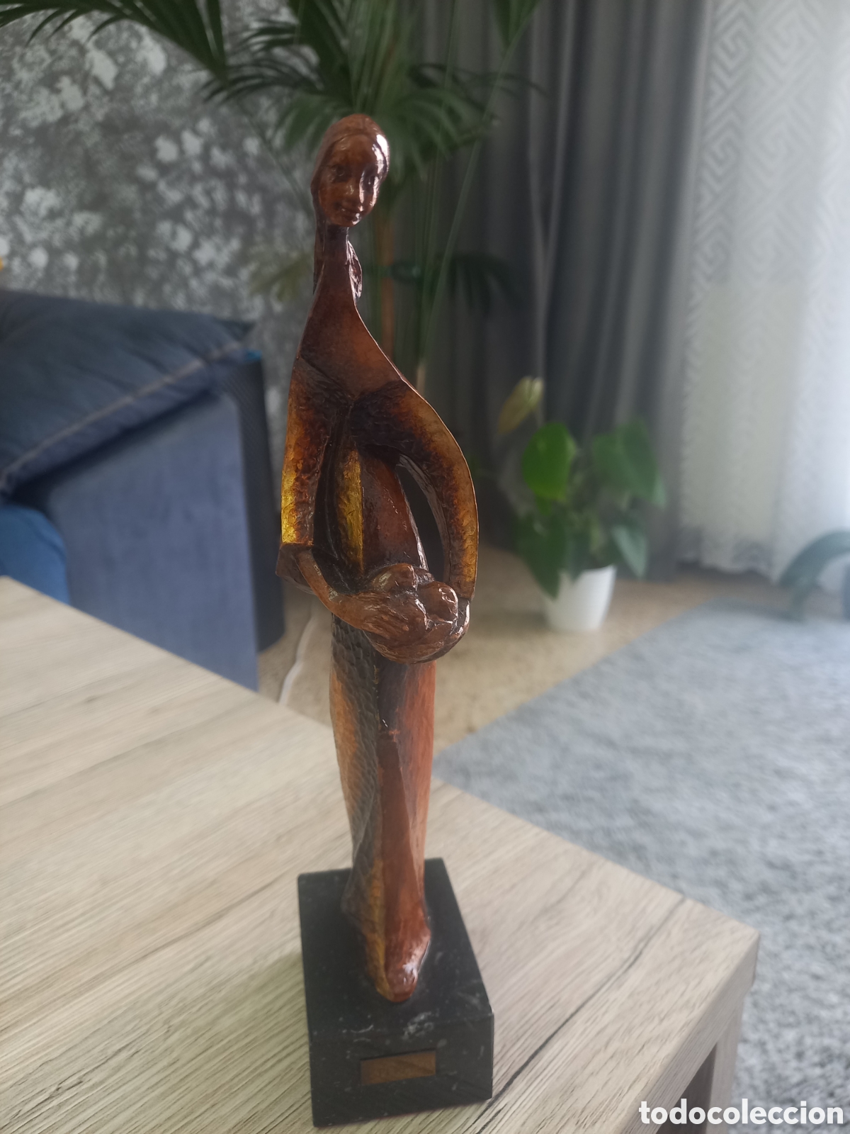 Arte: Elegante Escultura Vintage de L. Perell&oacute; - Figura Estilizada Mid-Century - Ba&ntilde;o de Bronce