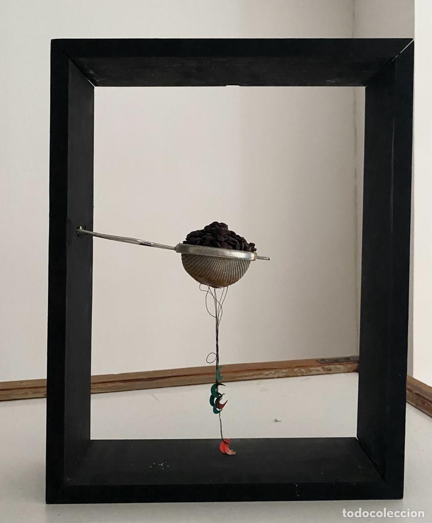 Arte: Joan Pere Viladecans, escultura, 1971, Transformaci&oacute;, assemblage, poema objeto, obra catalogada.