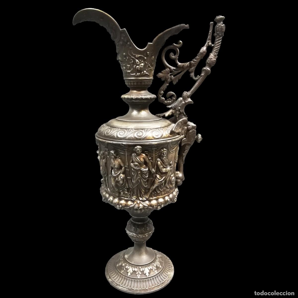 Art: JARRA ANTIGUA DE CALAMINA PATINADA REPUJADA
