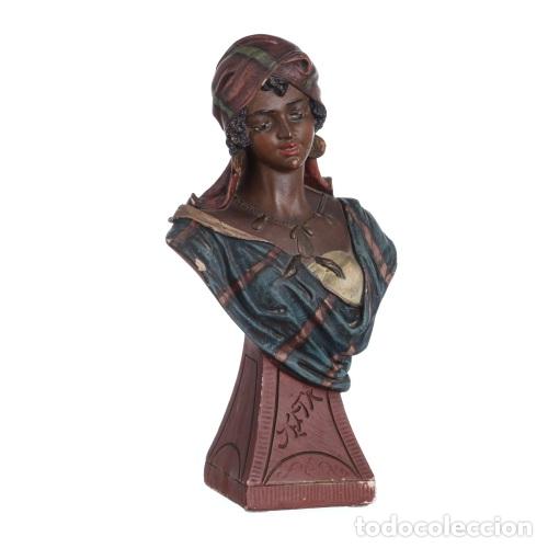 Arte: Escultura - Figura femenina