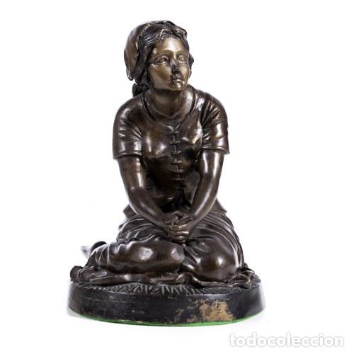 Kunst: Escultura - Figura femenina