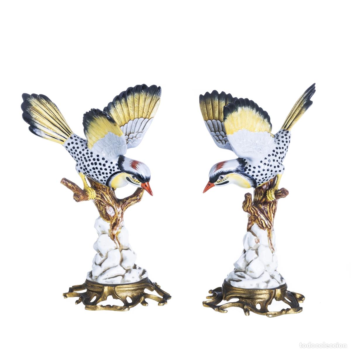 Kunst: Porcelana - Pareja de p&aacute;jaros sobre un tronco de &aacute;rbol - S&egrave;vres - Siglo XIX