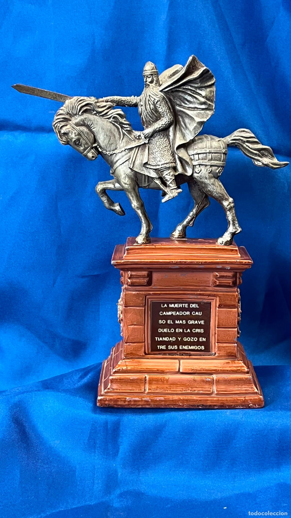 Arte: Antigua Escultura de El Cid Campeador a Caballo sobre Pedestal Monumental. Figura Vintage