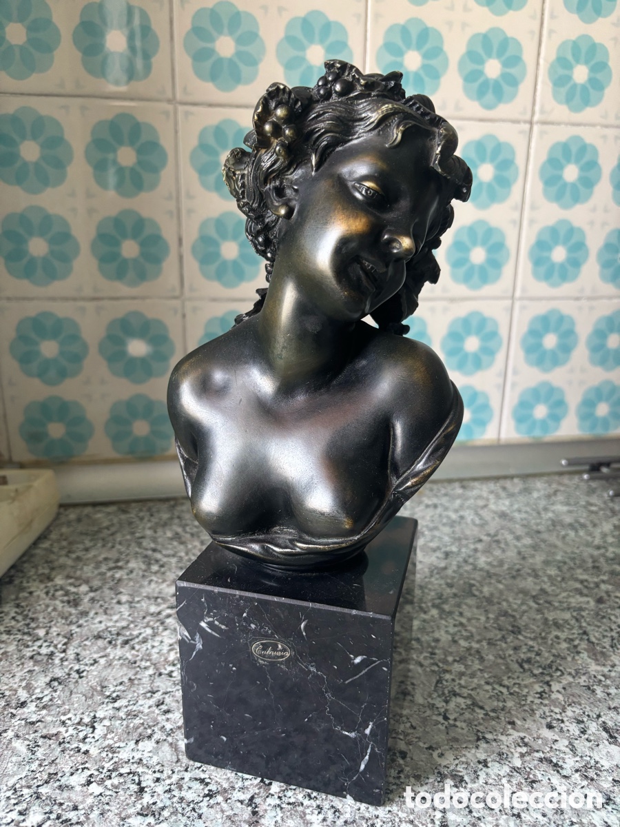 Arte: Busto femenino vintage estilo art nouveau sobre base de m&aacute;rmol negro &ndash; Calauria