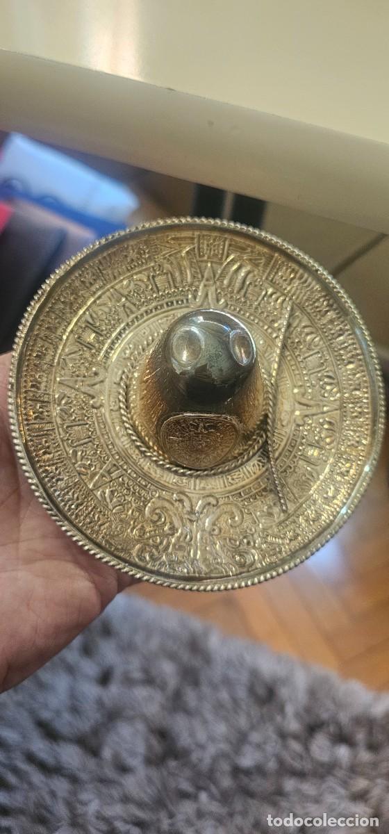 Arte: Preciosa escultura sombrero mexicano muy elaborado
