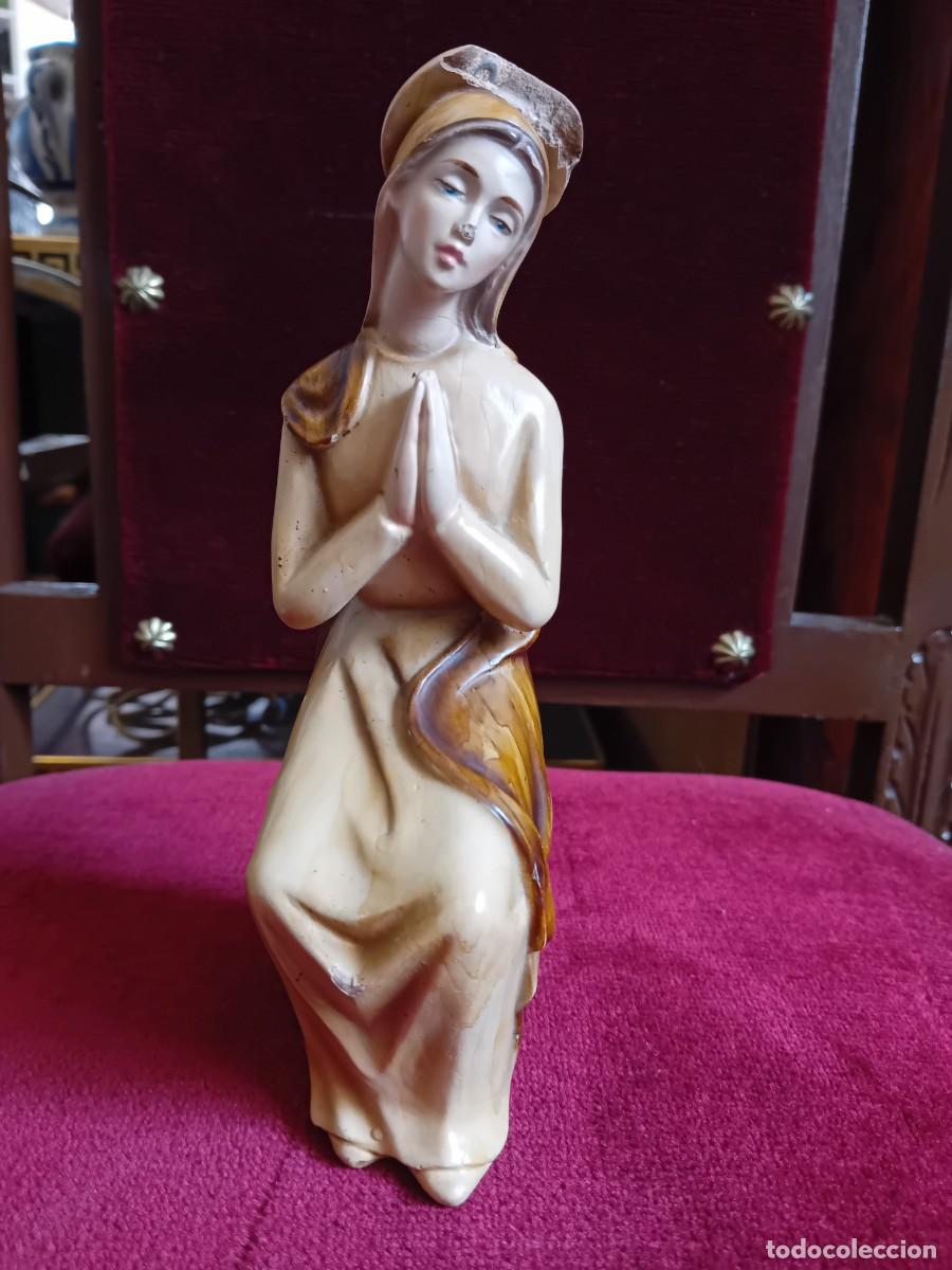 Arte: Virgen d&eacute;cada de los 70/80 realizada en yeso - Foto 1