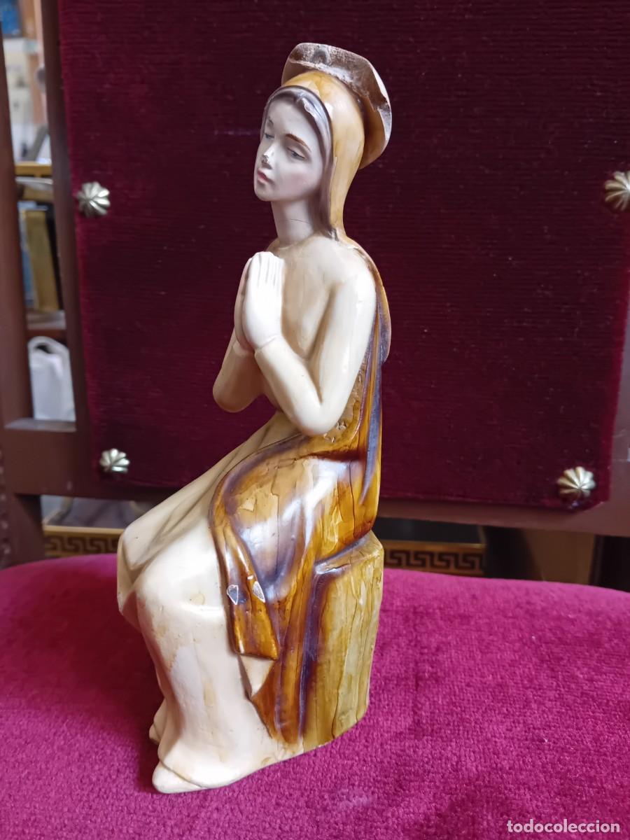 Arte: Virgen d&eacute;cada de los 70/80 realizada en yeso - Foto 2