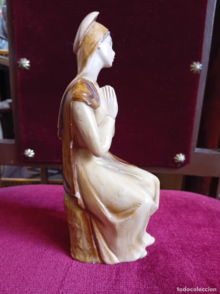 Arte: Virgen d&eacute;cada de los 70/80 realizada en yeso - Foto 4
