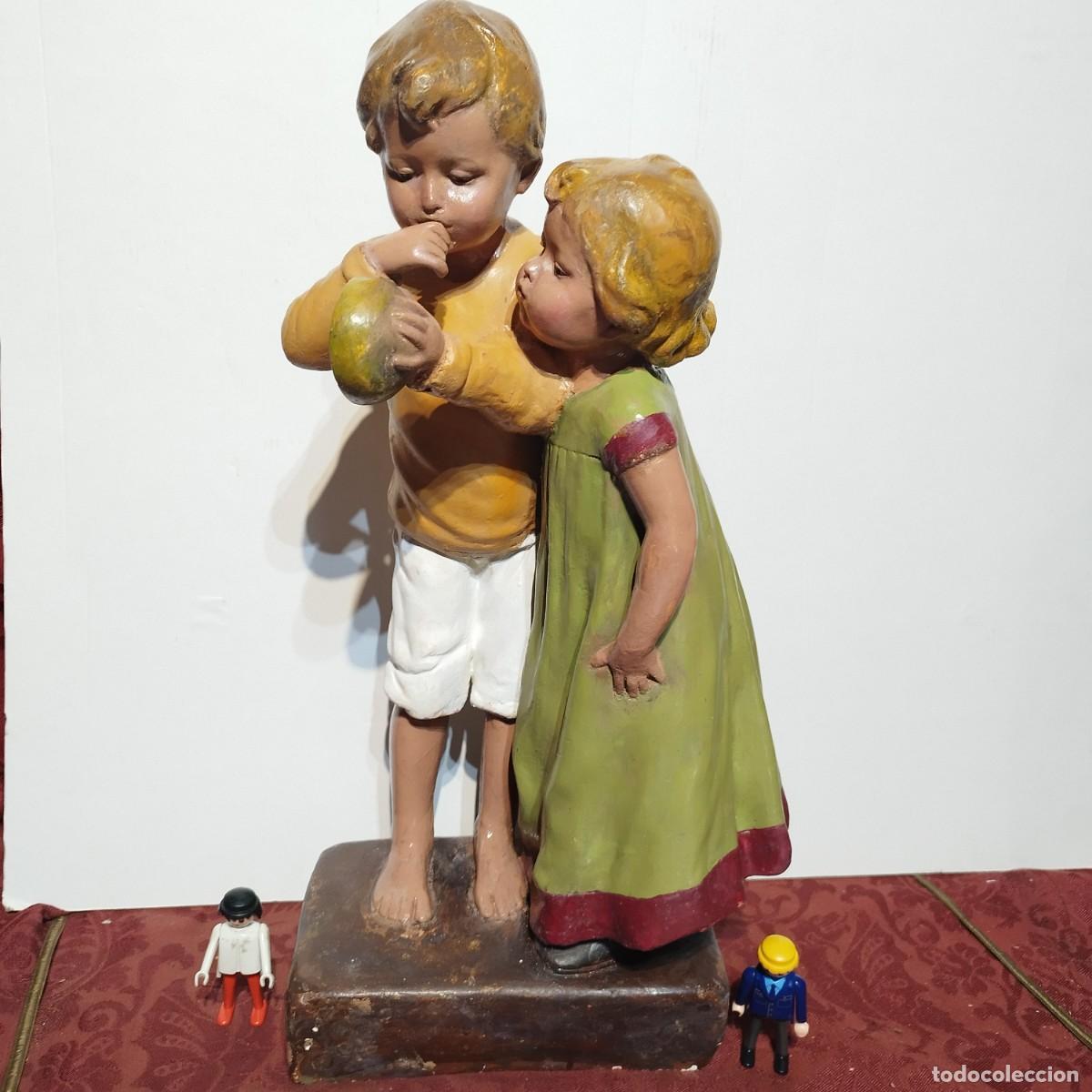 Arte: ESCULTURA DE YESO POLICROMADO - NI&Ntilde;OS - NI&Ntilde;O NI&Ntilde;A CON CUENCO - 47 cm alto - PRINCIPIOS SIGLO XX