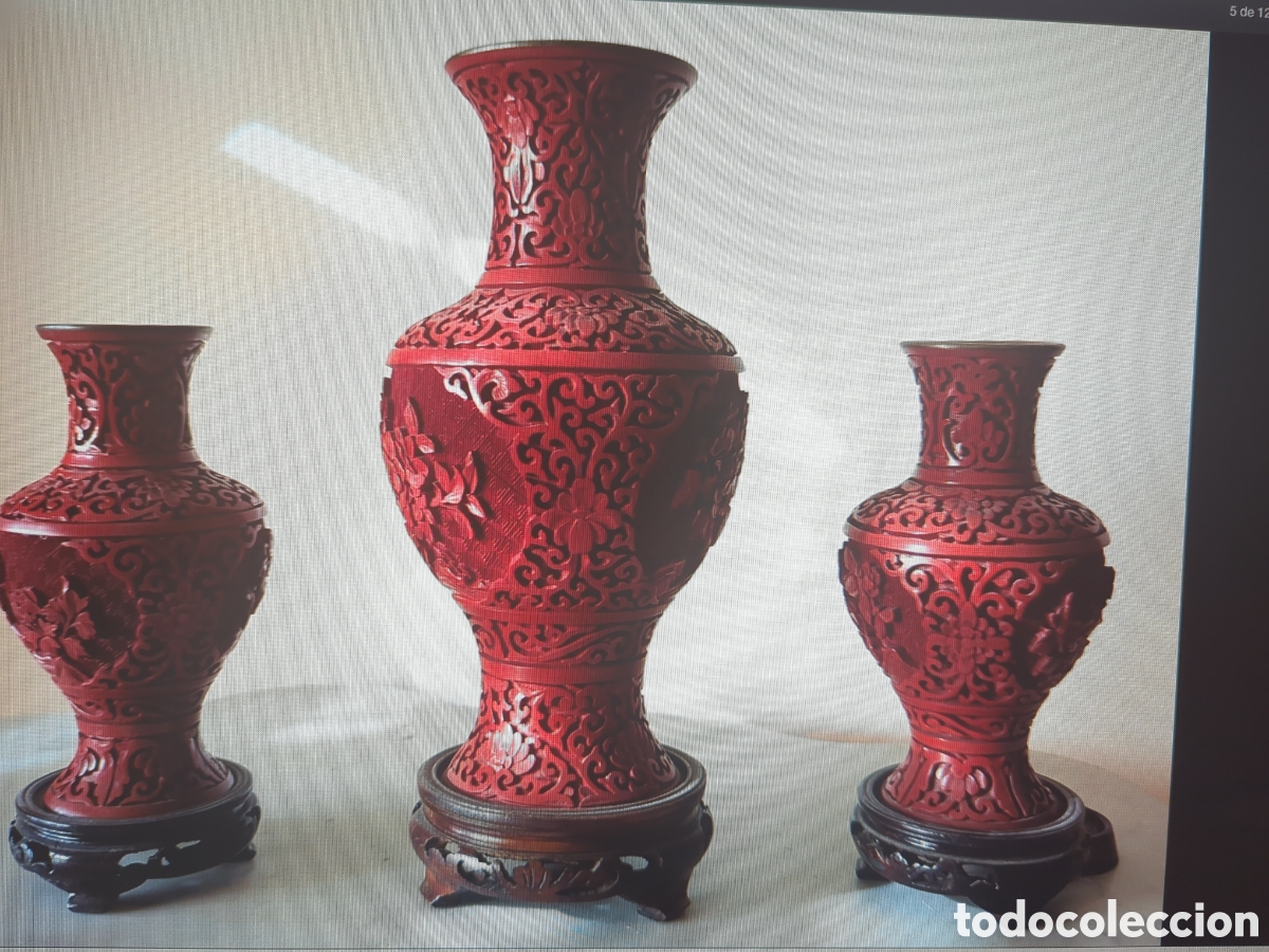 Arte: Tres jarrones de laca china color rojo