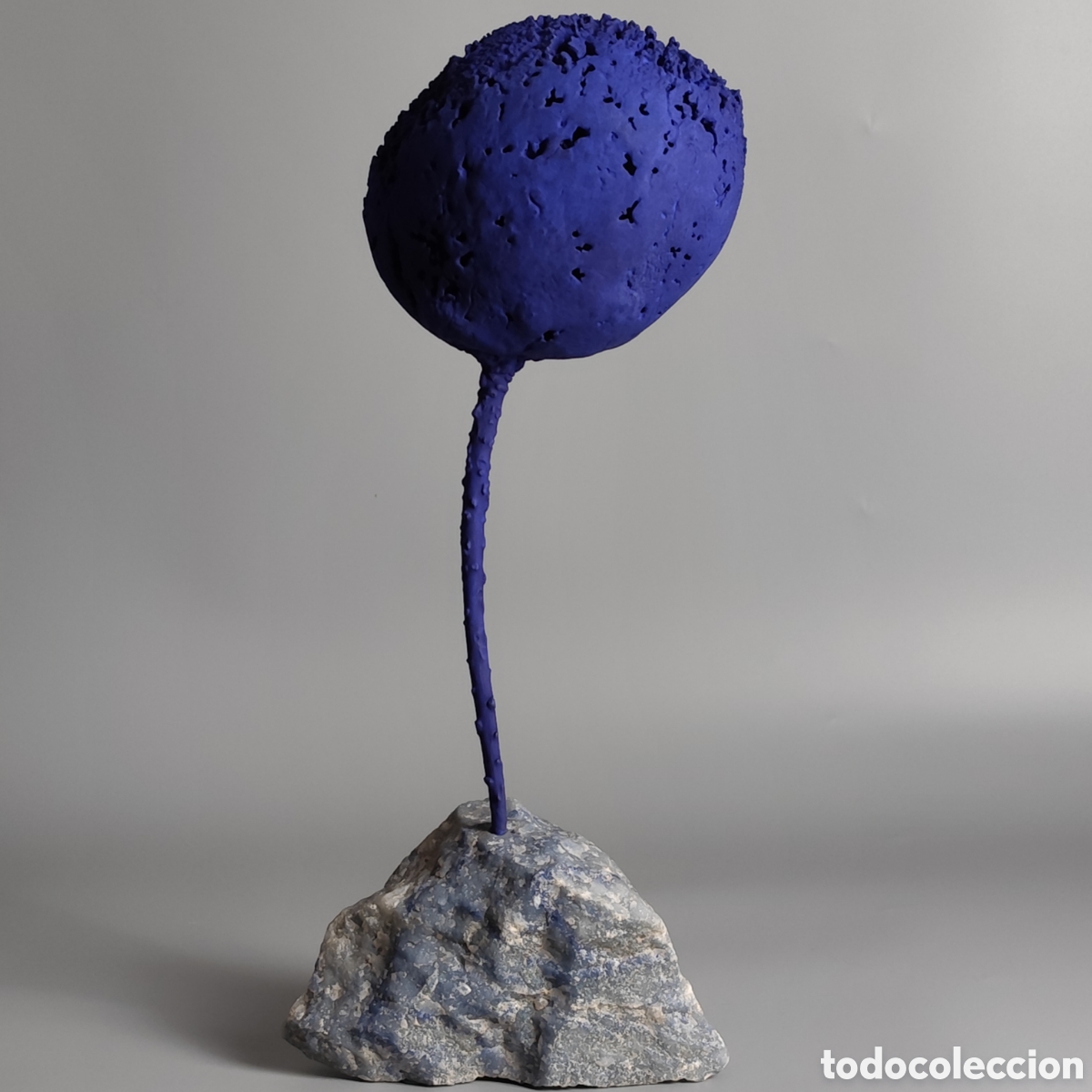 Arte: Escultura S.XX estilo Yves Klein