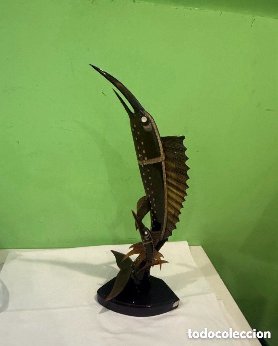 Arte: Escultura peces espada asta de toro asi&aacute;tico 62 cm tallada vintage a&ntilde;os 50. Arte marino.