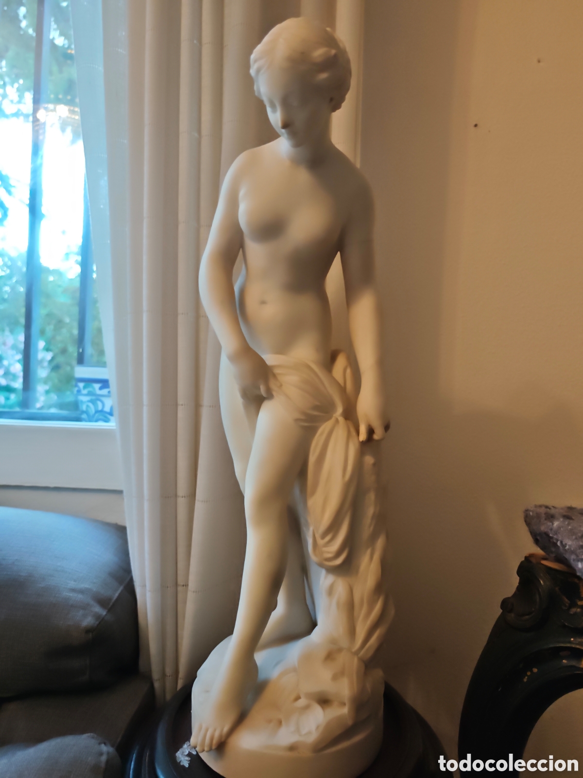 Arte: Excepcional Escultura &rdquo;Venus&rdquo; en M&aacute;rmol de Carrara - Mod. Falconet / Atrib. Claude Fraisse + peana