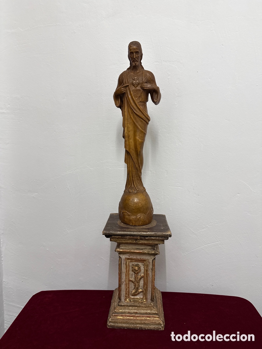 Arte: Excepcional escultura Sagrado Coraz&oacute;n con peana tallada policromada. Escultura vanguardista