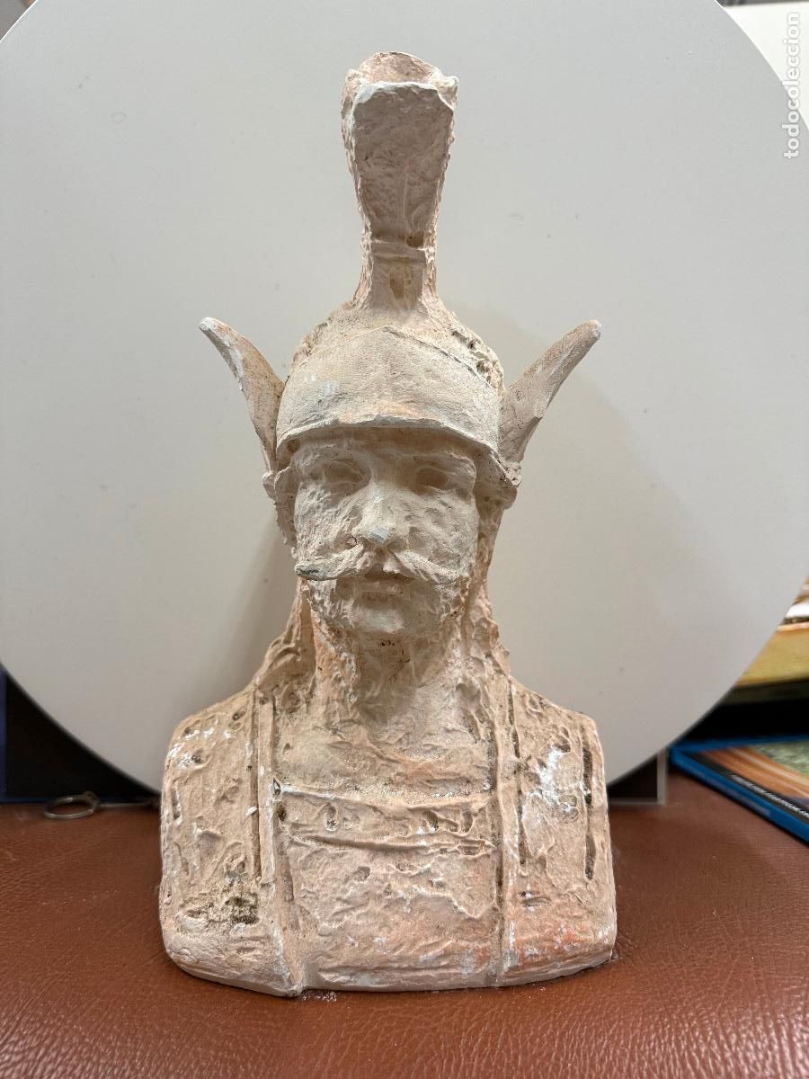 Arte: Magnifica imagen en estuco del GIGANTE DE OLOT. mide 31cms de alto. Preciosa patina o acabado.