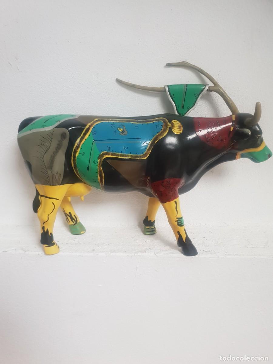Arte: Vaca de dali. Cowparade salvador cowli