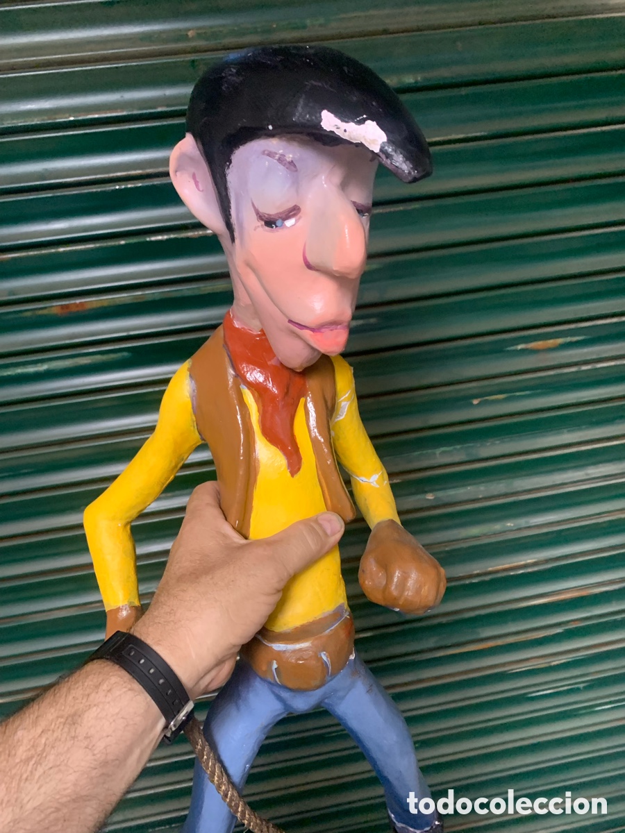 Arte: Figura de Lucky Luke de poliestileno (porexpan), base 10 cm x 45 cm di&aacute;metro, 80 cm de altura total