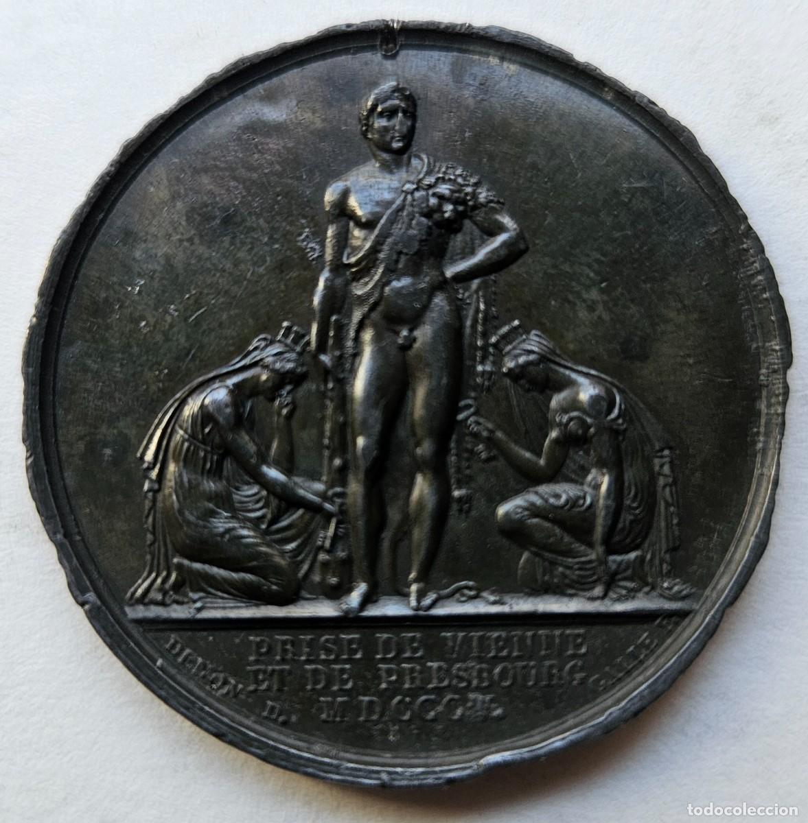 Arte: Improntas en plomo de tres medallas napole&oacute;nicas.