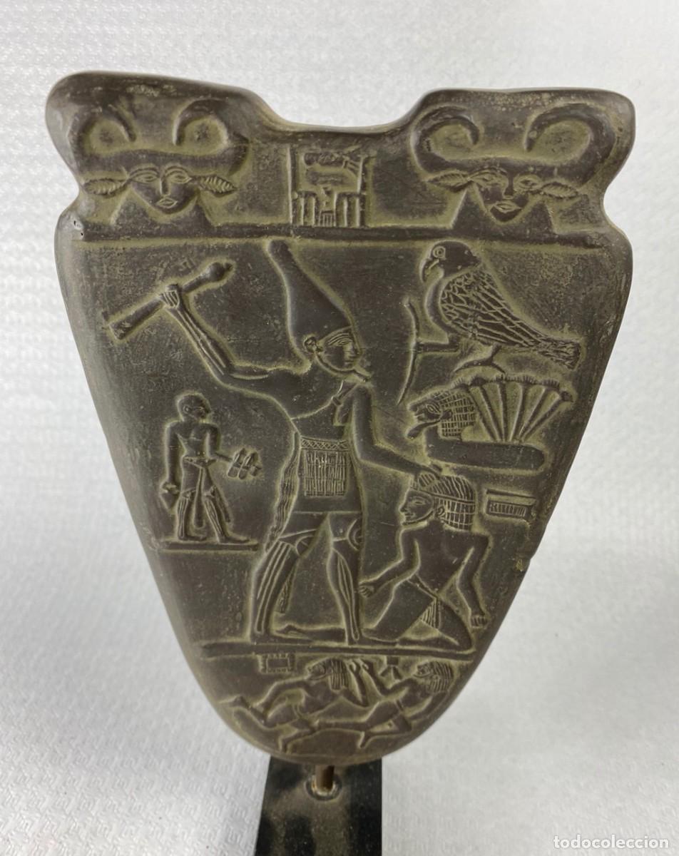 Arte: Reproducci&oacute;n art&iacute;stica de la Paleta de Narmer Antiguo Egipto 31x17cm