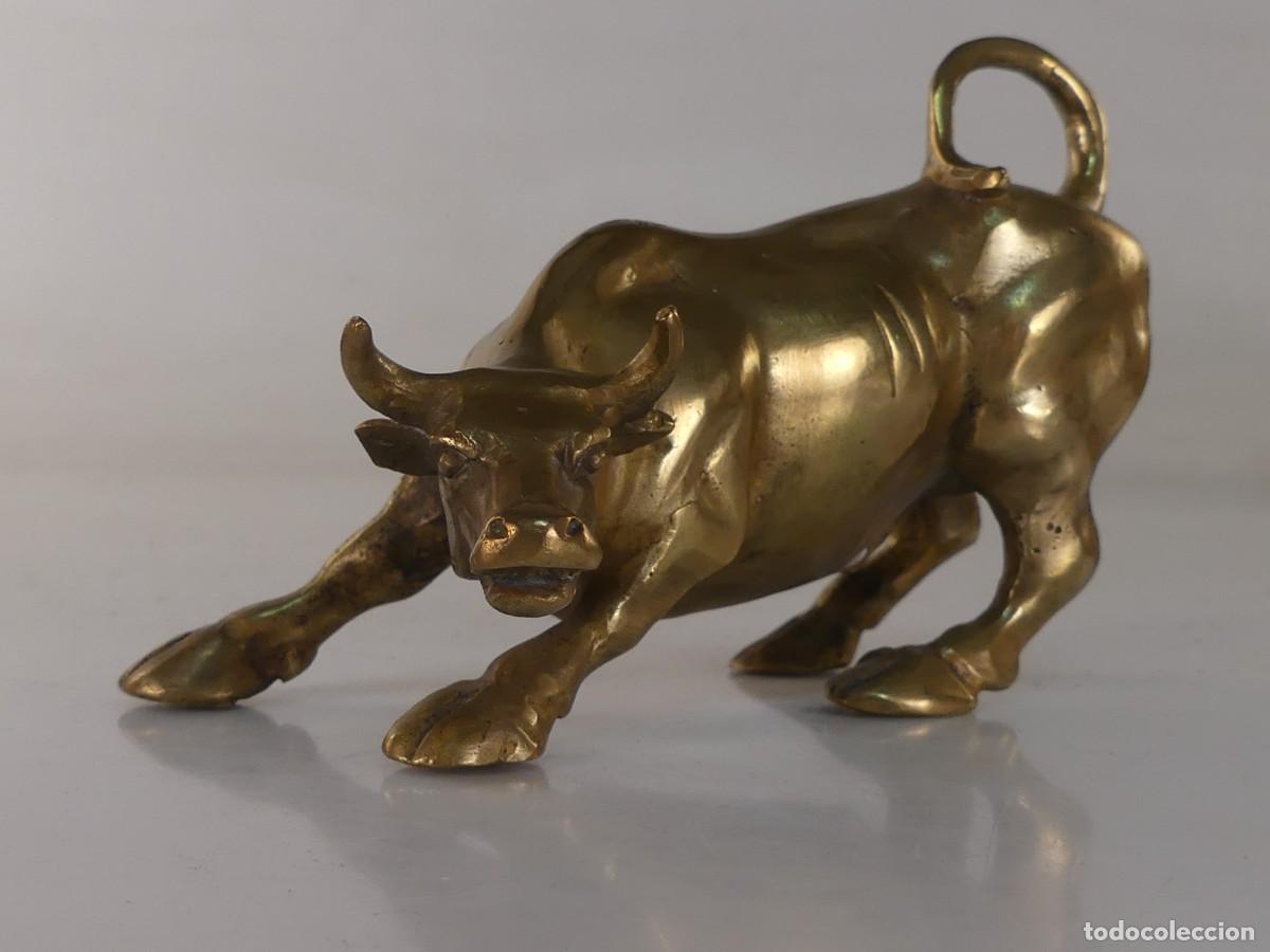 Art: BONITA FIGURA DE UN TORO HECHA DE BRONCE OBJETO DE COLECCI&Oacute;N