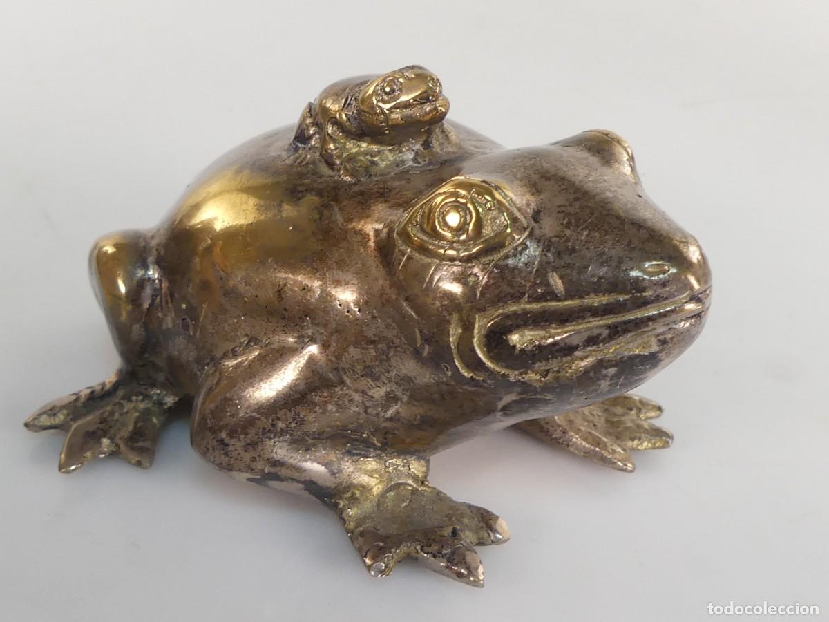 Art: PISAPAPELES FORMA DE RANA CON UNA RANA PEQUE&Ntilde;A SOBRE LA ESPALDA