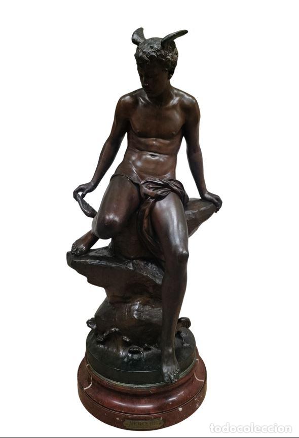 Arte: MERCURIO O HERMES SENTADO. EUTROPE BOURET. CALAMINA. FRANCIA. SIGLO XIX.