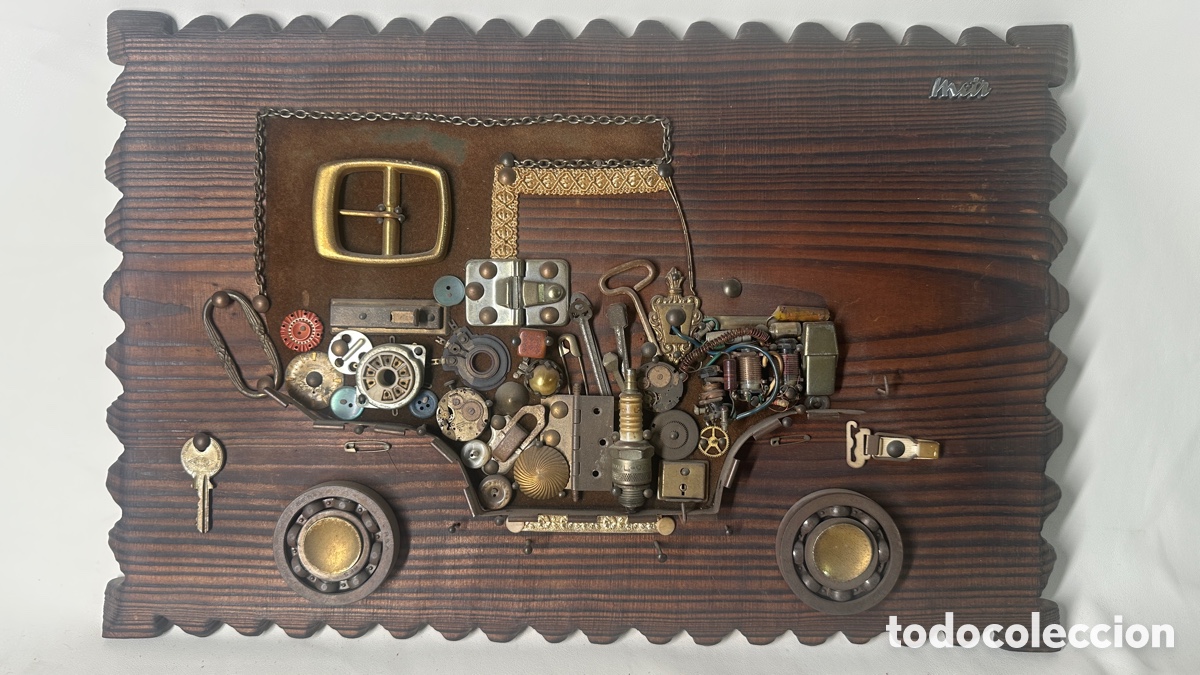 Arte: Cuadro artesanal escultura formada por diferentes piezas formando un coche cl&aacute;sico