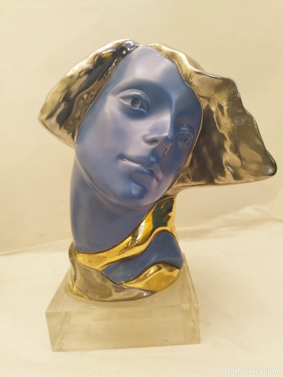 Arte: Figura rostro de mujer. Firmada Aurora Ca&ntilde;ero. Numerada 180 de 500. s.XX. 25cm