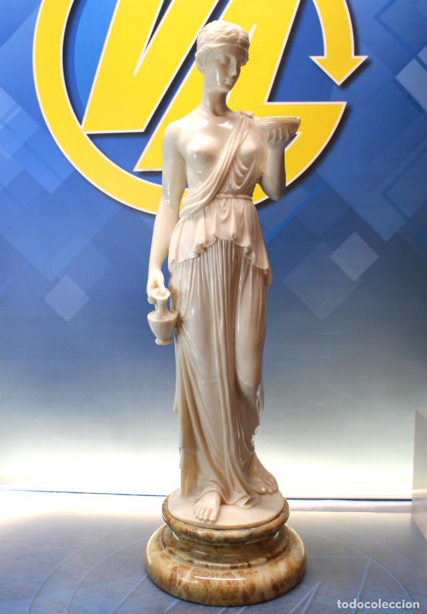 Arte: Escultura de Hebe de Thorvaldsen, diosa griega de la juventud.