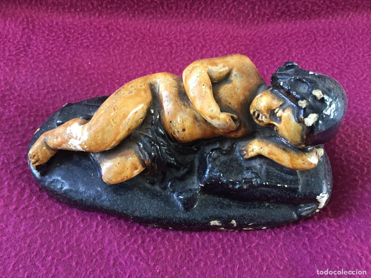 Arte: Antigua escultura de ni&ntilde;o durmiendo (20 cm X 10 cm aprox) con firma a descubrir