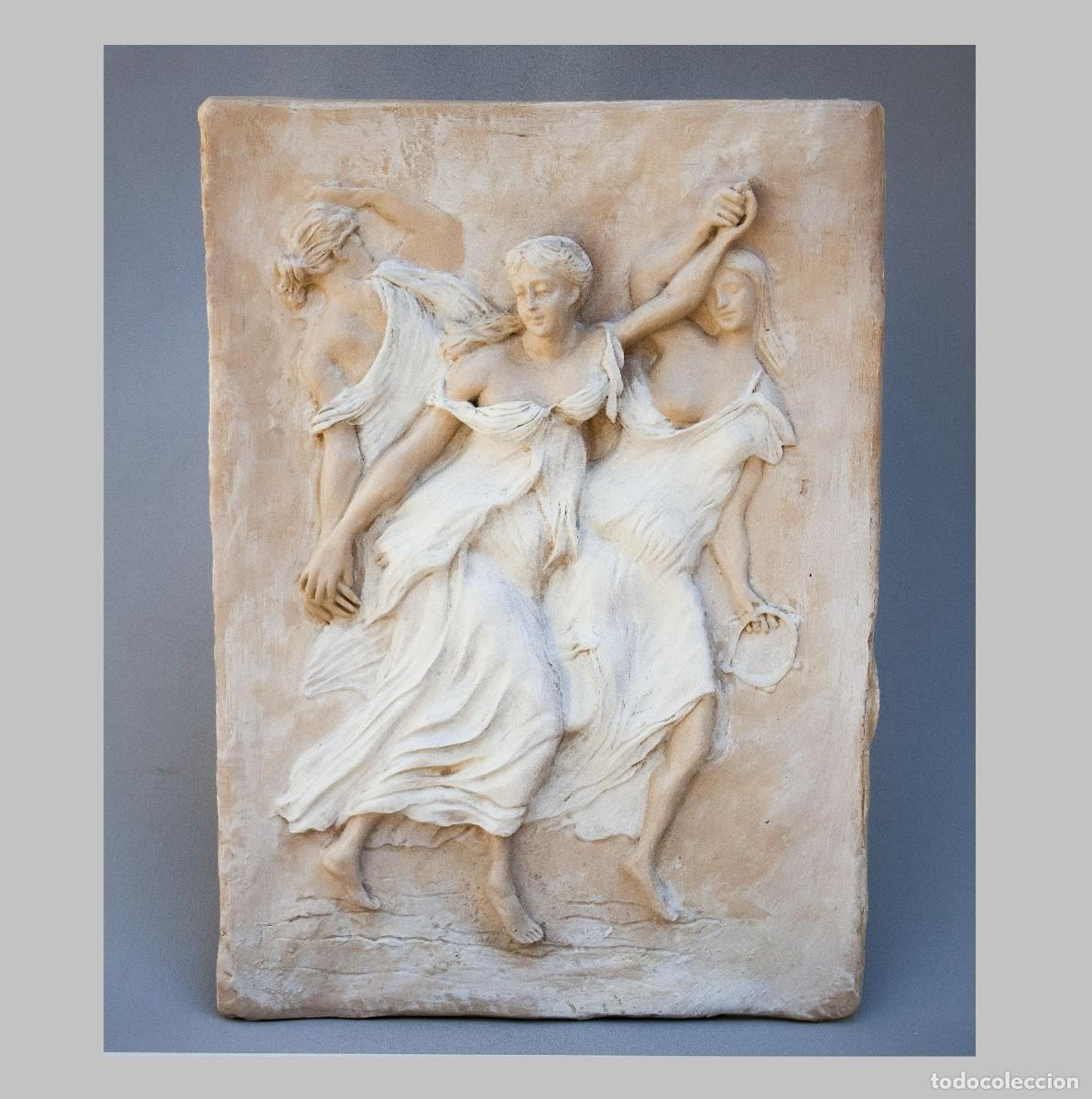 Arte: Bajorrelieve con m&eacute;nades danzando. M&eacute;nades en relieve. Relieve griego con m&eacute;nades. Nuevo.