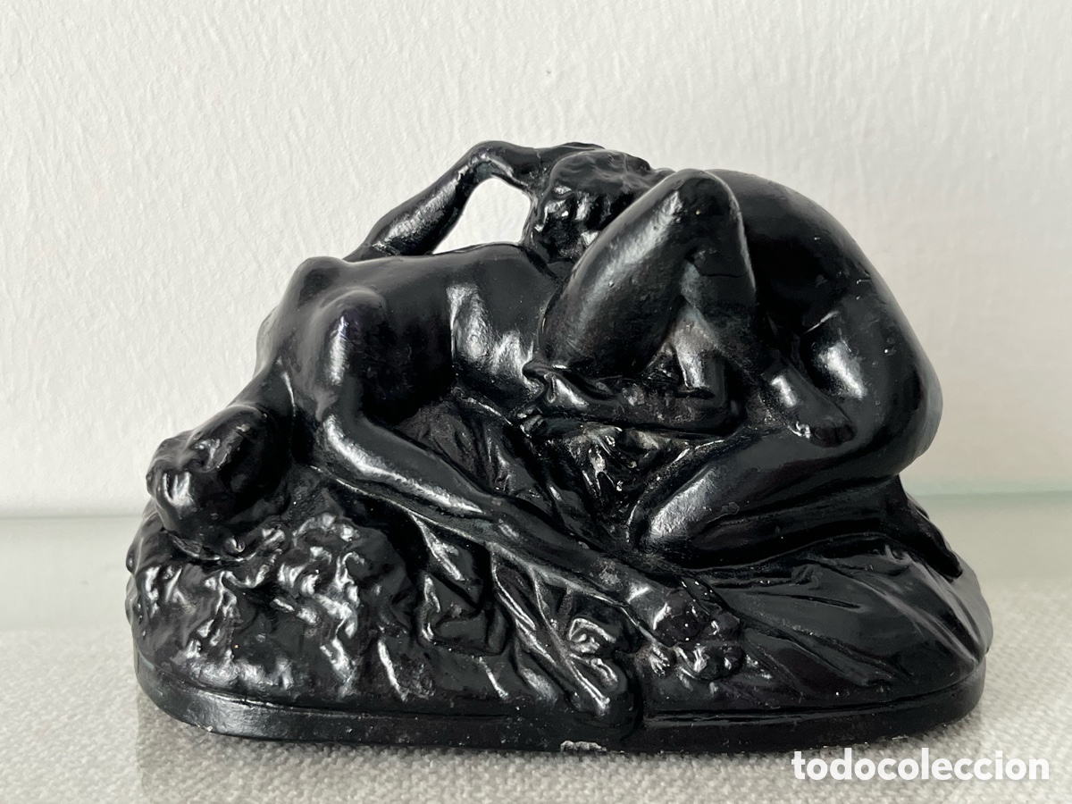 Arte: Escultura er&oacute;tica yeso pintado