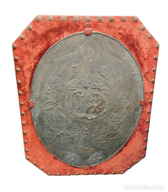 Arte: REPRODUCCI&Oacute;N DEL ESCUDO DE MILTON. A PARTIR DE MOREL-LADEUIL. METAL Y YESO. INGLATERRA. XIX-XX.