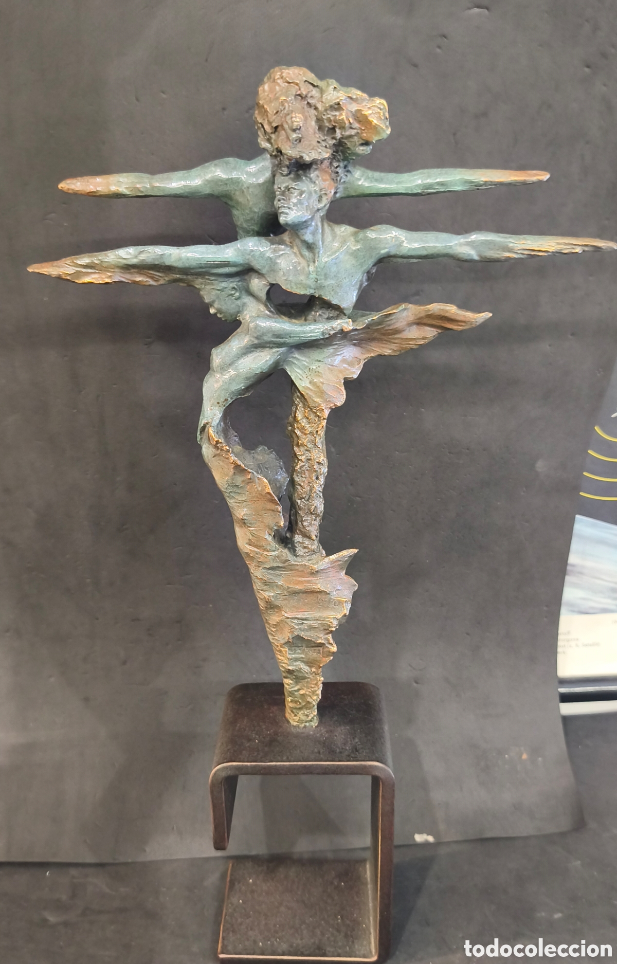 Arte: Escultura Josep Bofill, Proyecciones, base bronce y escultura otro tipo de material