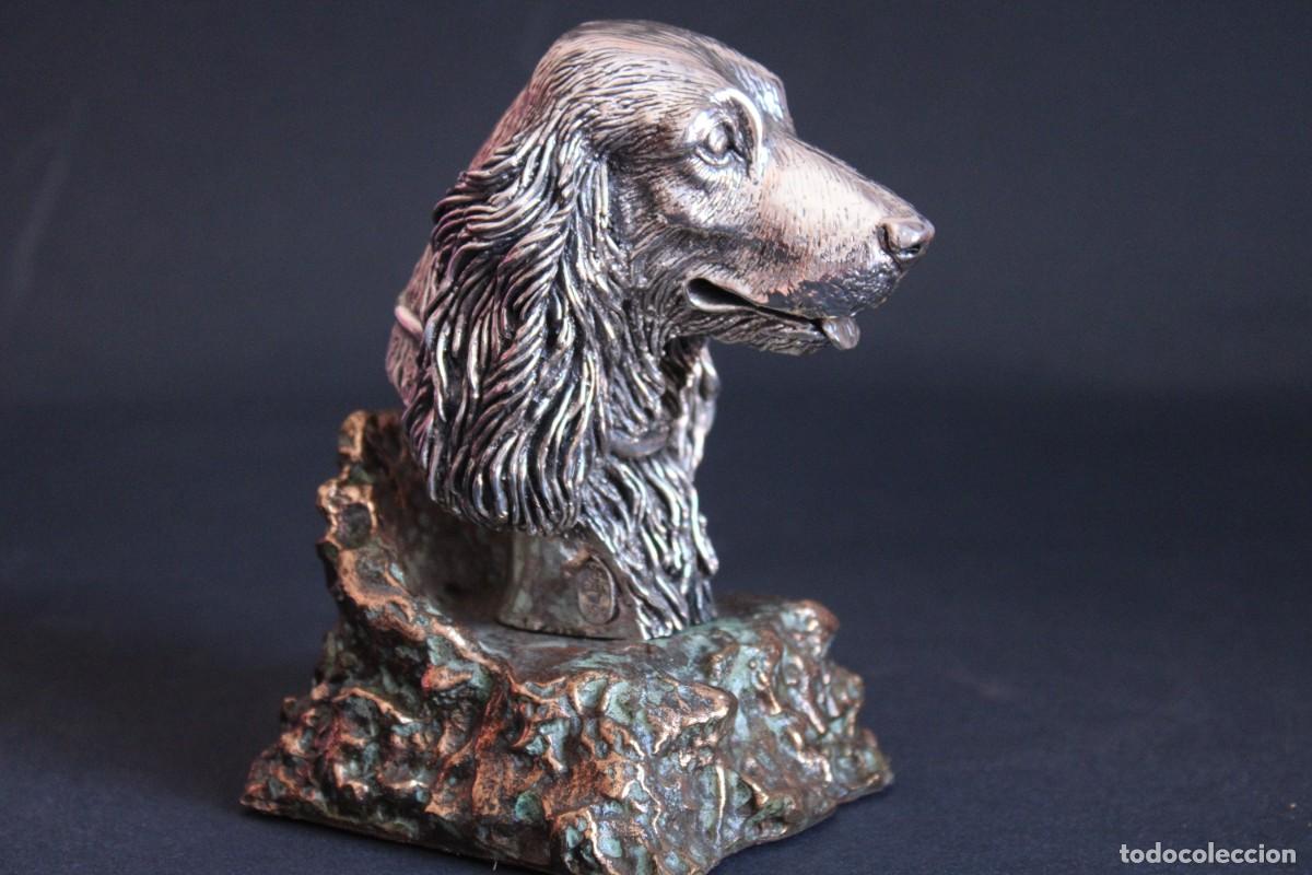Arte: Busto decorativo de perro Cunill 30G con base de metal patinado