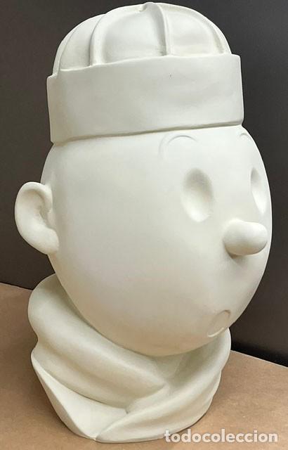 Arte: Figura busto de tintin con gorro